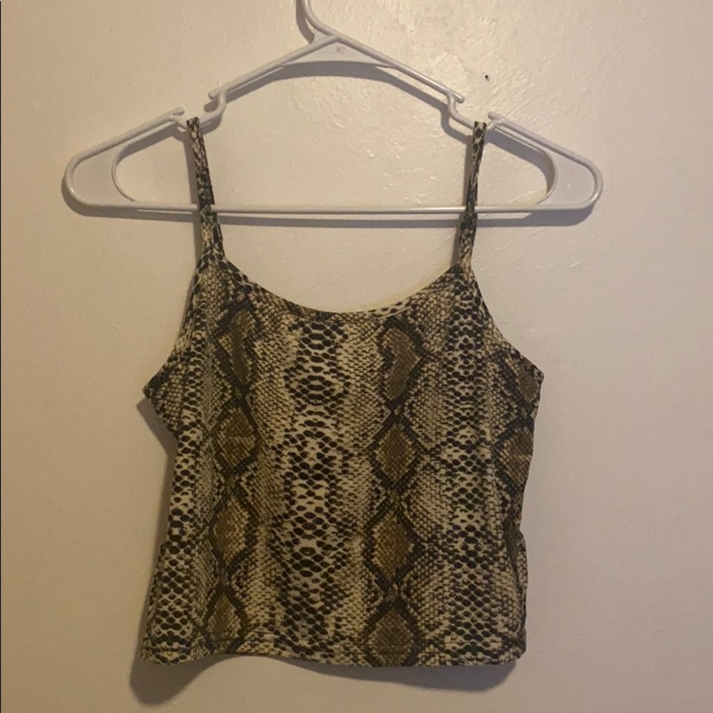 Crop top